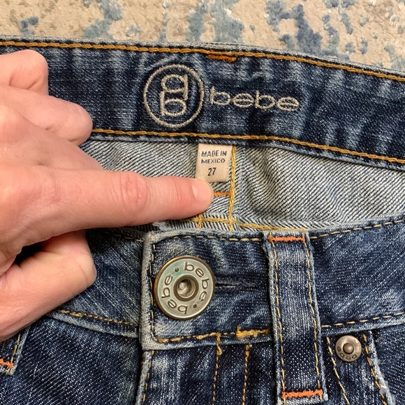 Bebe Kayla Slim Zip Embellished Jean Capri / Cropped Jean - Picture 9 of 11